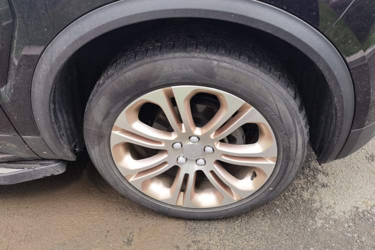 Used Lynk & Co 01 2017 2.0T Two-Wheel Drive Pro Edition Right Front Wheel Hub