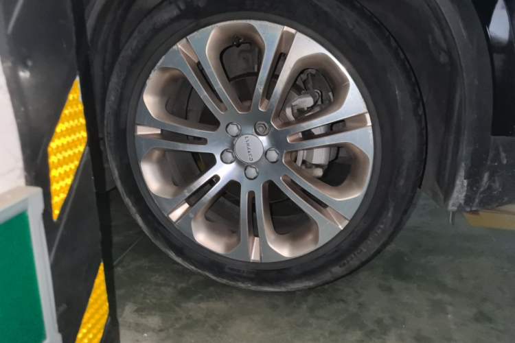 Used Lynk & Co 01 2017 2.0T Two-Wheel Drive Pro Edition Right Front Wheel Hub