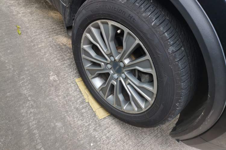 Used Lynk & Co 01 2017 2.0T Two-Wheel-Drive Version Right Front Wheel Hub