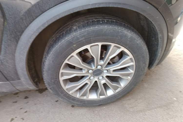 Used Lynk & Co 01 2017 2.0T Two-Wheel-Drive Version Right Front Wheel Hub