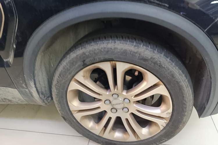 Used Lynk & Co 01 2017 2.0T Two-Wheel Drive Pro Edition Right Front Wheel Hub