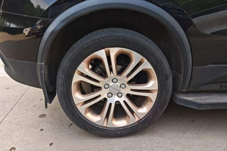 Used Lynk & Co 01 2017 2.0T Two-Wheel Drive Pro Edition Right Rear Wheel Hub