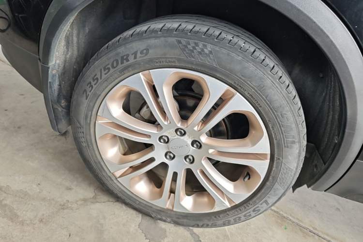 Used Lynk & Co 01 2017 2.0T Two-Wheel Drive Pro Edition Right Rear Wheel Hub