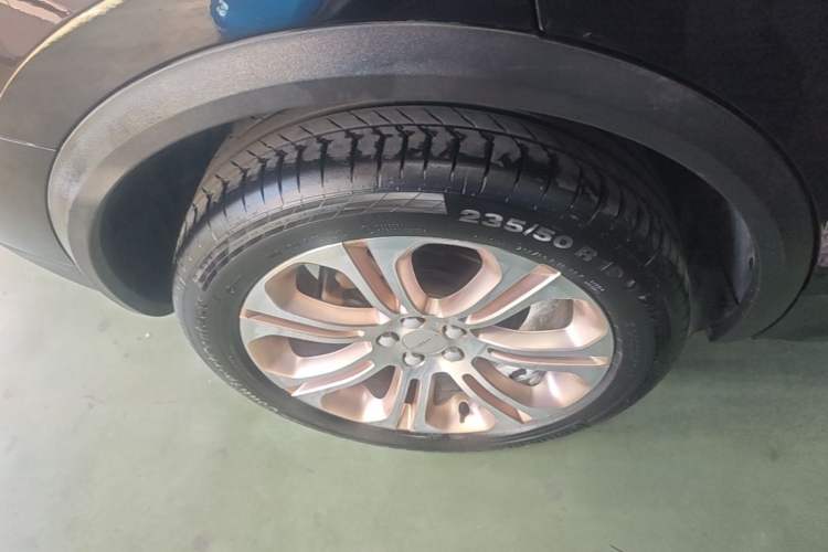 Used Lynk & Co 01 2017 2.0T Two-Wheel Drive Pro Edition Right Rear Wheel Hub