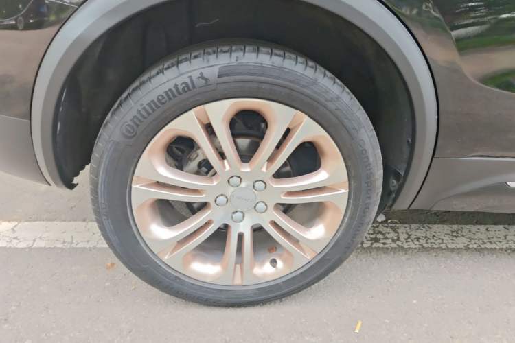 Used Lynk & Co 01 2017 2.0T Two-Wheel Drive Pro Edition Right Rear Wheel Hub