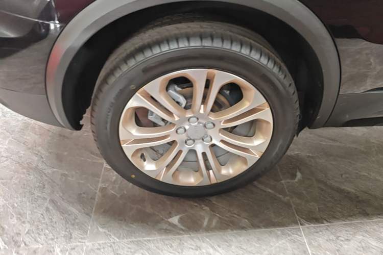 Used Lynk & Co 01 2017 2.0T Two-Wheel Drive Pro Edition Right Rear Wheel Hub