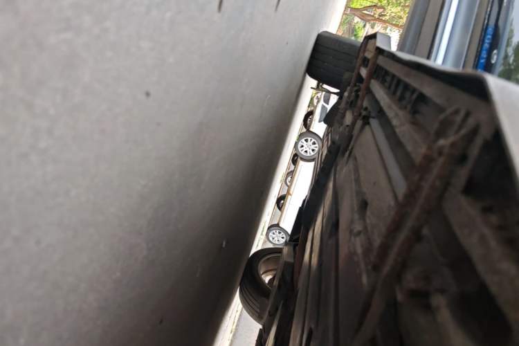 Used Lynk & Co 01 2017 2.0T Two-Wheel Drive Pro Edition Right Side Sill