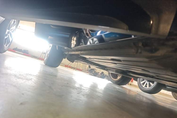 Used Lynk & Co 01 2017 2.0T Two-Wheel Drive Pro Edition Right Side Sill