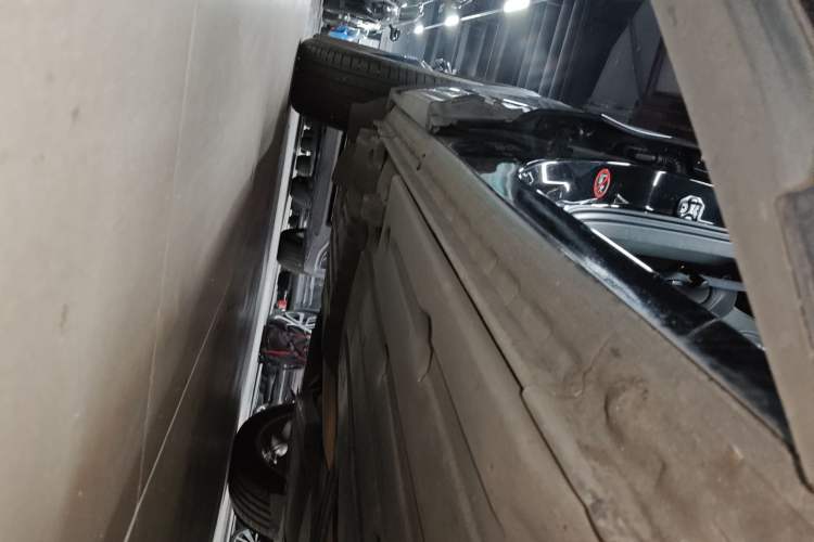 Used Lynk & Co 01 2017 2.0T Two-Wheel Drive Pro Edition Right Side Sill