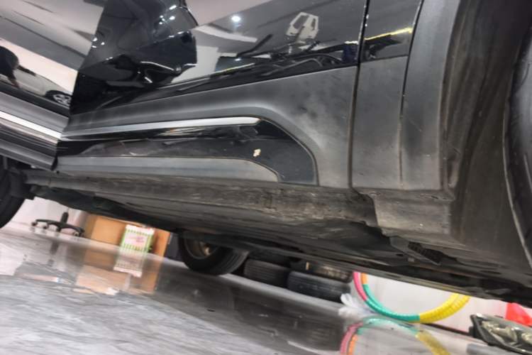 Used Lynk & Co 01 2017 2.0T Two-Wheel Drive Pro Edition Right Side Sill