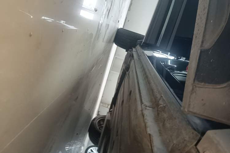 Used Lynk & Co 01 2017 2.0T Two-Wheel Drive Pro Edition Right Side Sill