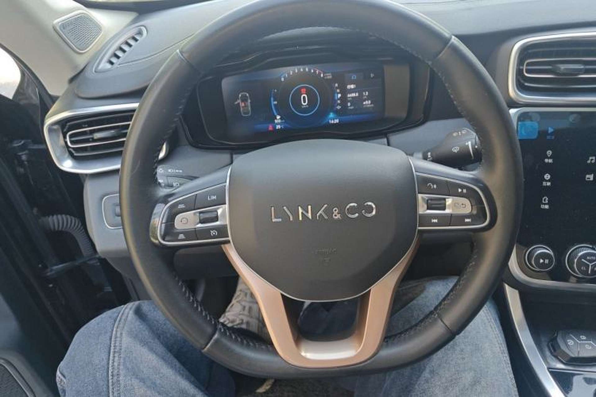 Used Lynk & Co 01 2017 2.0T Two-Wheel Drive Pro Edition Steering Wheel