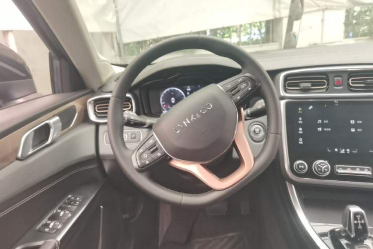 Used Lynk & Co 01 2017 2.0T Two-Wheel-Drive Version Steering Wheel