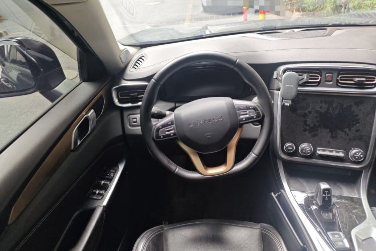 Used Lynk & Co 01 2017 2.0T Two-Wheel Drive Pro Edition Steering Wheel