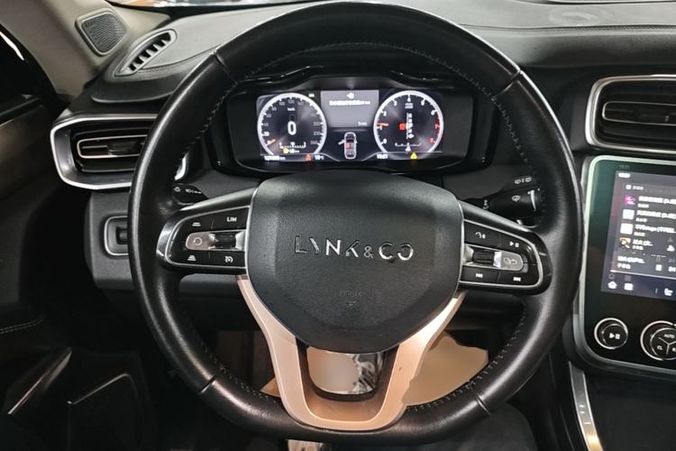 Used Lynk & Co 01 2017 2.0T Two-Wheel Drive Pro Edition Steering Wheel