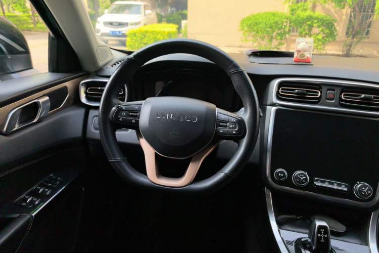 Used Lynk & Co 01 2017 2.0T Two-Wheel-Drive Version Steering Wheel