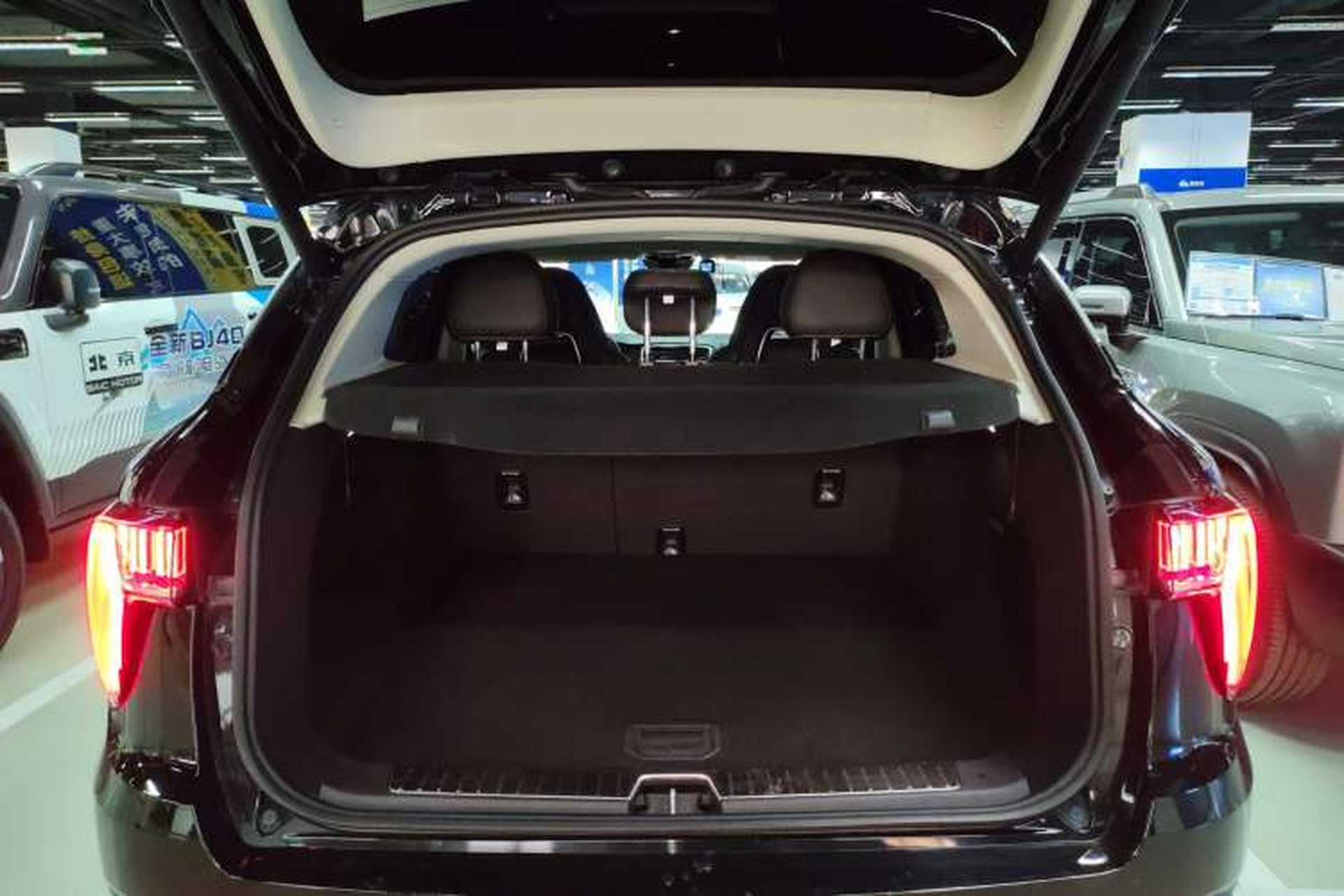 Used Lynk & Co 01 2017 2.0T Two-Wheel Drive Pro Edition Trunk
