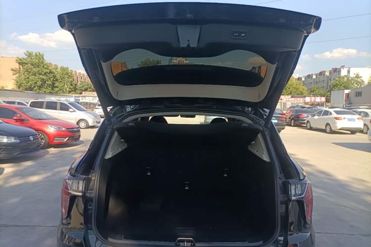 Used Lynk & Co 01 2017 2.0T Two-Wheel Drive Pro Edition Trunk