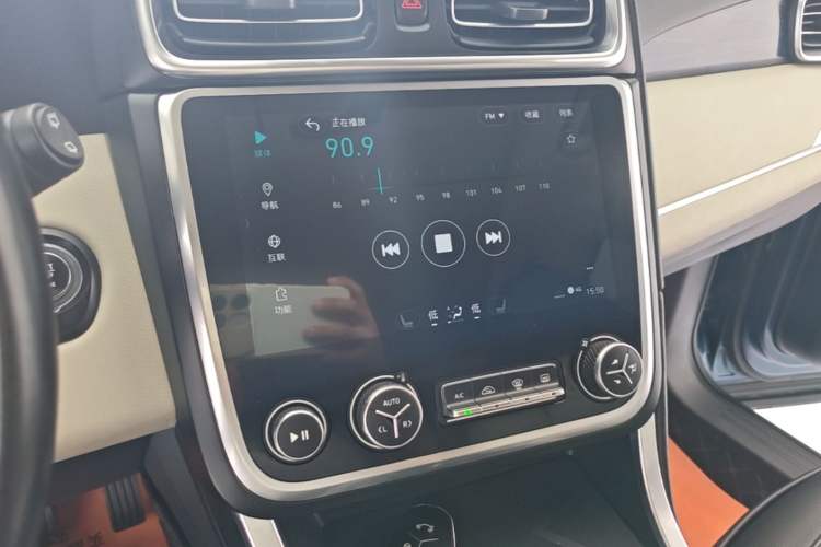 Used Lynk & Co 01 2017 2.0T Two-Wheel Drive Zhaopu Version Audio And AC Panel