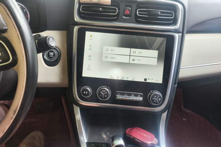 Used Lynk & Co 01 2017 2.0T Two-Wheel Drive Zhaopu Version Audio And AC Panel