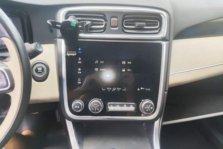 Used Lynk & Co 01 2017 2.0T Two-Wheel Drive Zhaopu Version Audio And AC Panel
