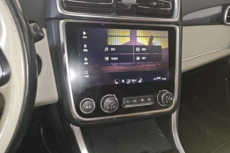 Used Lynk & Co 01 2017 2.0T Two-Wheel Drive Zhaopu Version Audio And AC Panel
