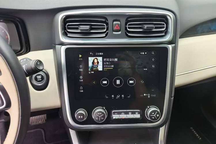 Used Lynk & Co 01 2017 2.0T Two-Wheel Drive Zhaopu Version Audio And AC Panel