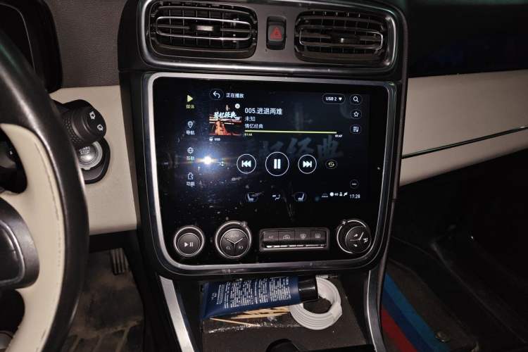 Used Lynk & Co 01 2017 2.0T Two-Wheel Drive Zhaopu Version Audio And AC Panel