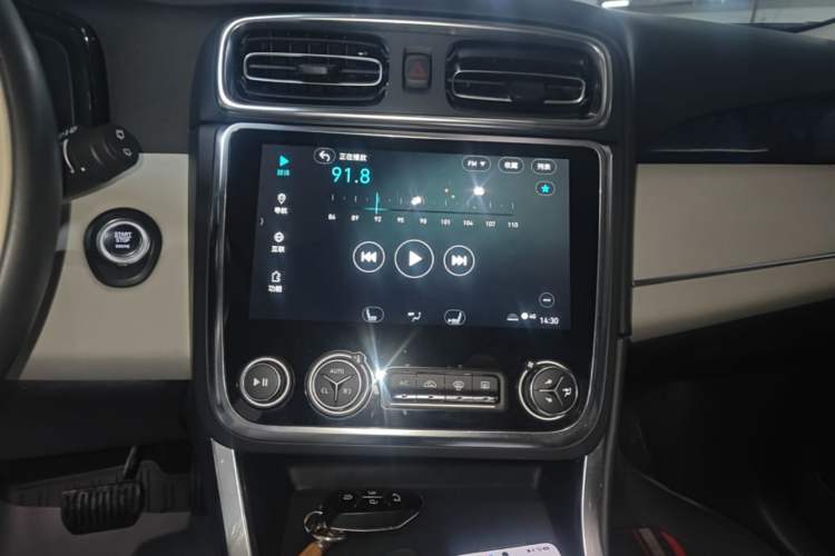 Used Lynk & Co 01 2017 2.0T Two-Wheel Drive Zhaopu Version Audio And AC Panel