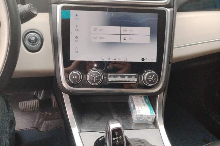 Used Lynk & Co 01 2017 2.0T Two-Wheel Drive Zhaopu Version Audio And AC Panel