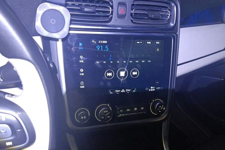 Used Lynk & Co 01 2017 2.0T Two-Wheel Drive Zhaopu Version Audio And AC Panel