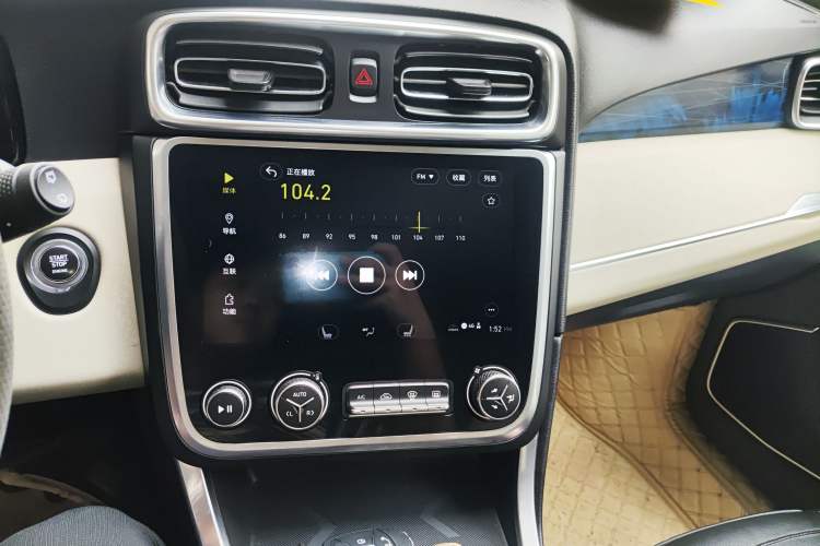 Used Lynk & Co 01 2017 2.0T Two-Wheel Drive Zhaopu Version Audio And AC Panel