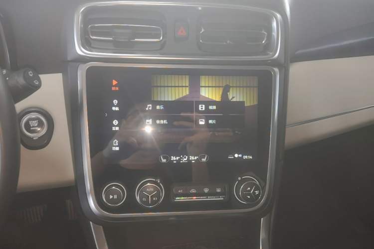 Used Lynk & Co 01 2017 2.0T Two-Wheel Drive Zhaopu Version Audio And AC Panel