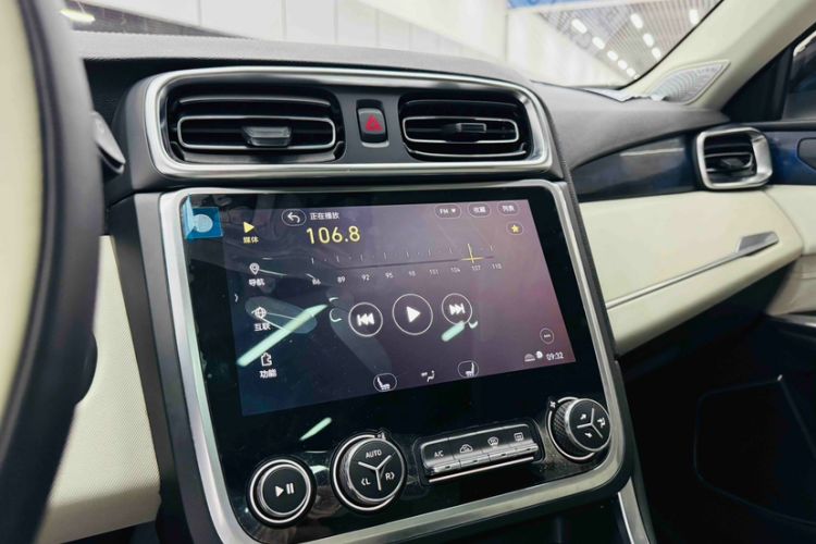 Used Lynk & Co 01 2017 2.0T Two-Wheel Drive Zhaopu Version Audio And AC Panel