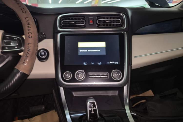 Used Lynk & Co 01 2017 2.0T Two-Wheel Drive Zhaopu Version Audio And AC Panel