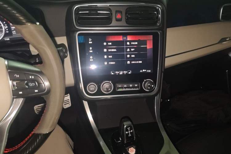 Used Lynk & Co 01 2017 2.0T Two-Wheel Drive Zhaopu Version Audio And AC Panel