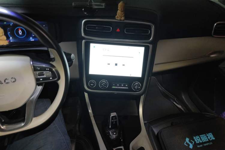 Used Lynk & Co 01 2017 2.0T Two-Wheel Drive Zhaopu Version Audio And AC Panel
