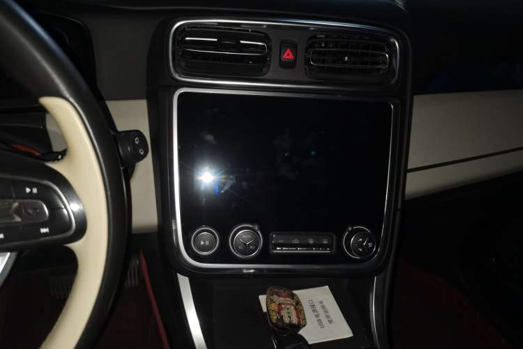 Used Lynk & Co 01 2017 2.0T Two-Wheel Drive Pro Edition Audio And AC Panel