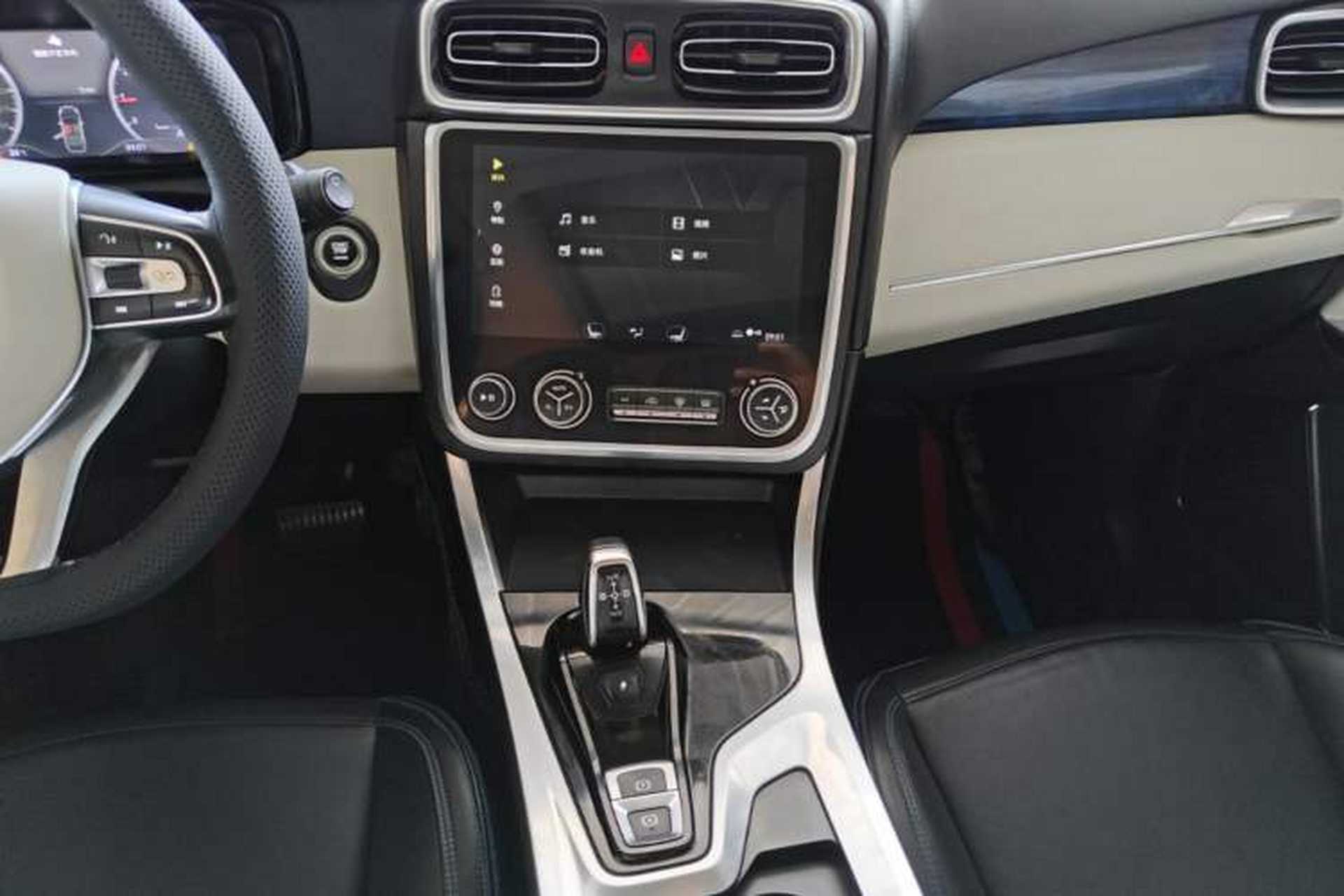 Used Lynk & Co 01 2017 2.0T Two-Wheel Drive Zhaopu Version Audio And AC Panel