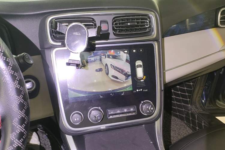 Used Lynk & Co 01 2017 2.0T Two-Wheel Drive Zhaopu Version Audio And AC Panel