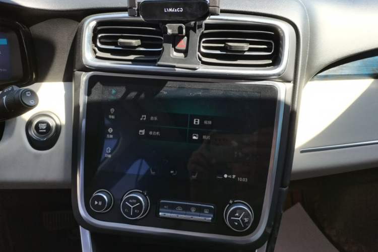 Used Lynk & Co 01 2017 2.0T Two-Wheel Drive Zhaopu Version Audio And AC Panel