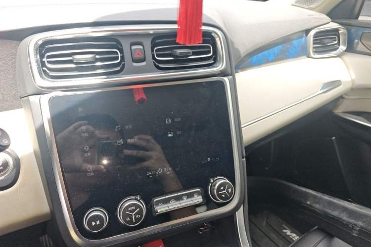 Used Lynk & Co 01 2017 2.0T Two-Wheel Drive Zhaopu Version Audio And AC Panel