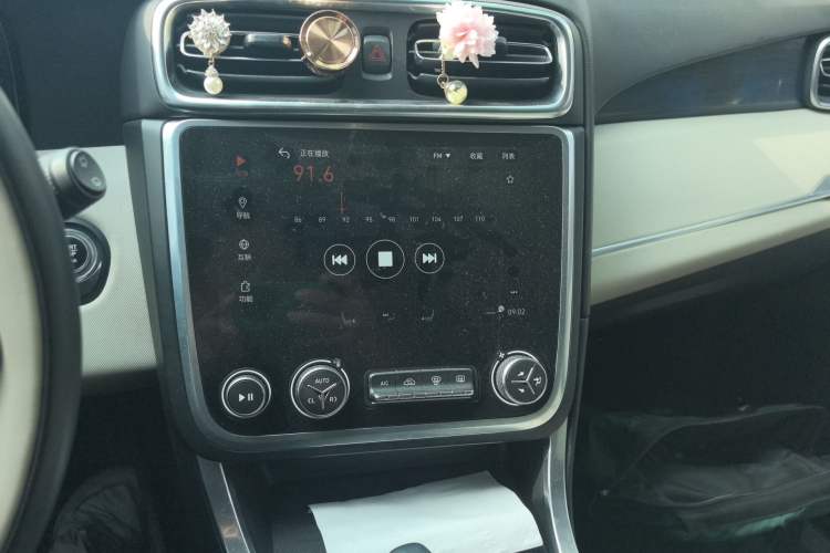 Used Lynk & Co 01 2017 2.0T Two-Wheel Drive Zhaopu Version Audio And AC Panel