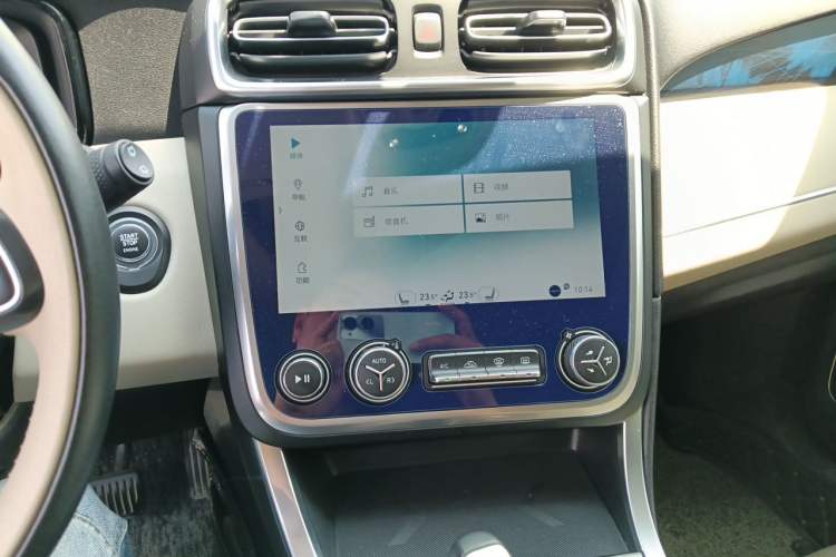 Used Lynk & Co 01 2017 2.0T Two-Wheel Drive Zhaopu Version Audio And AC Panel