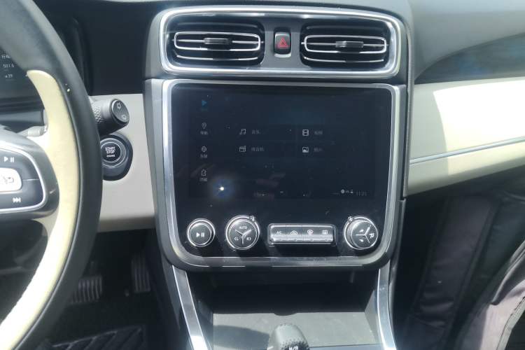 Used Lynk & Co 01 2017 2.0T Two-Wheel Drive Zhaopu Version Audio And AC Panel