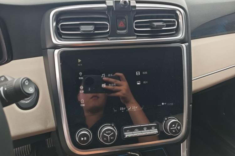 Used Lynk & Co 01 2017 2.0T Two-Wheel Drive Zhaopu Version Audio And AC Panel