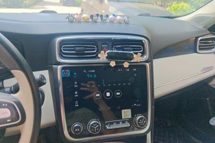 Used Lynk & Co 01 2017 2.0T Two-Wheel Drive Pro Edition Audio And AC Panel