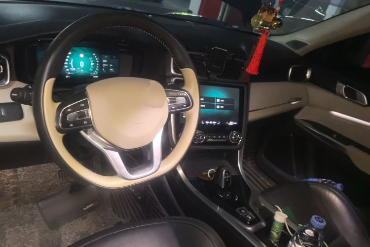 Used Lynk & Co 01 2017 2.0T Two-Wheel Drive Zhaopu Version Center Console