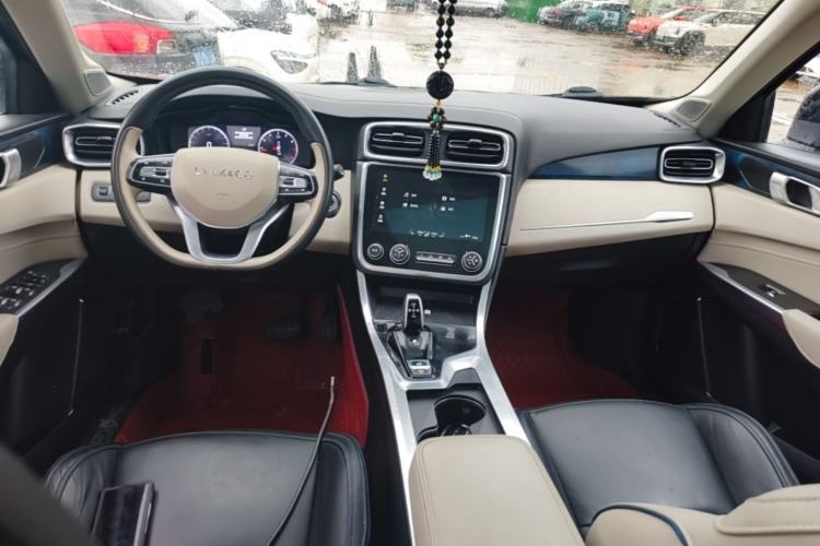 Used Lynk & Co 01 2017 2.0T Two-Wheel Drive Zhaopu Version Center Console