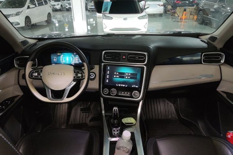 Used Lynk & Co 01 2017 2.0T Two-Wheel Drive Zhaopu Version Center Console